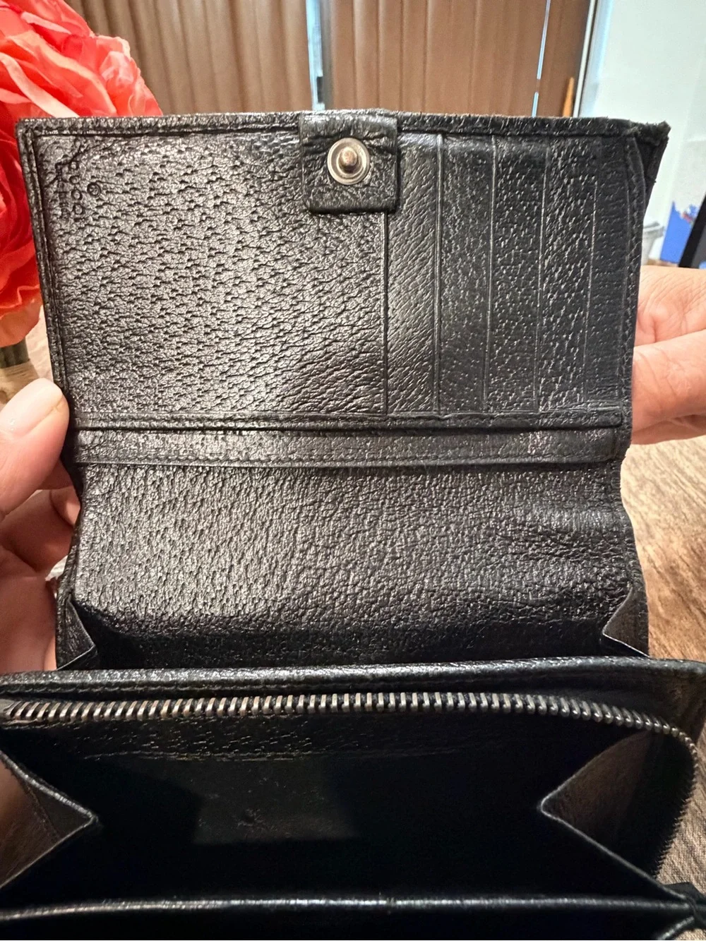 Gucci Black Monogram Canvas Fold Wallet with Metal Logo Plate - Picture 7 of 8